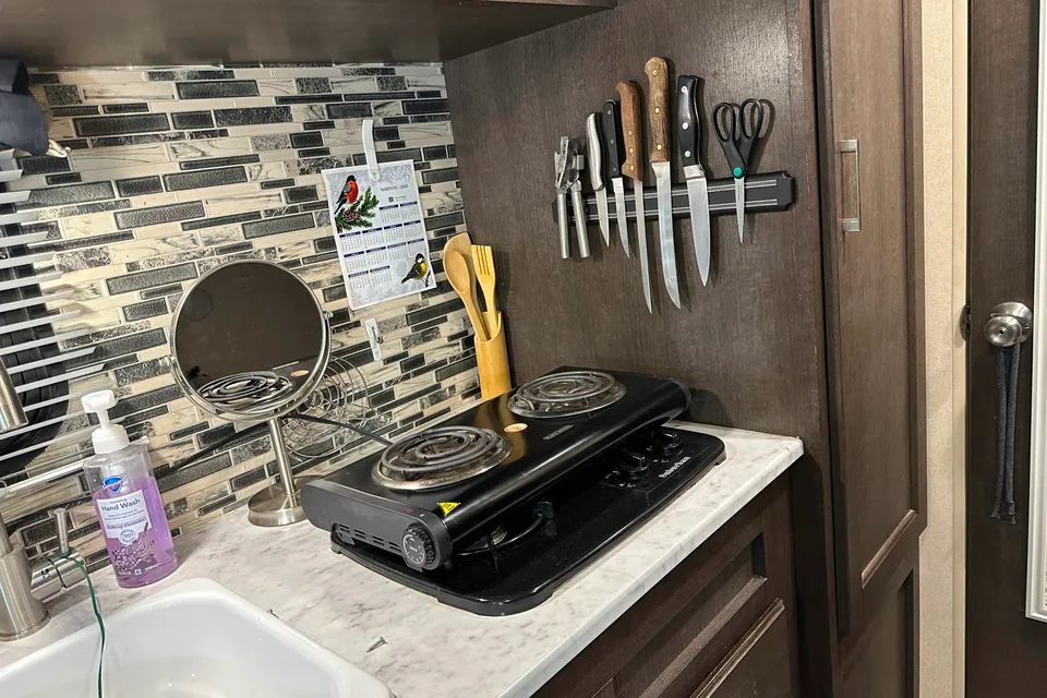 Muhanad's  Forest River  EVO Floorplan: 177BH  Travel Trailer