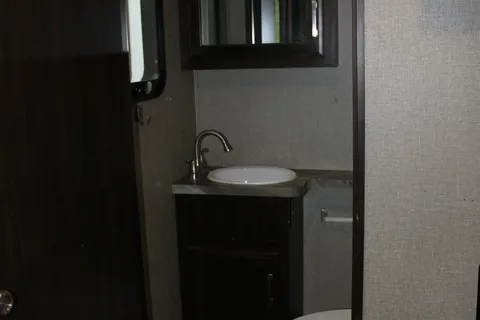 Luxury 40' Grand Design Momentum 351M