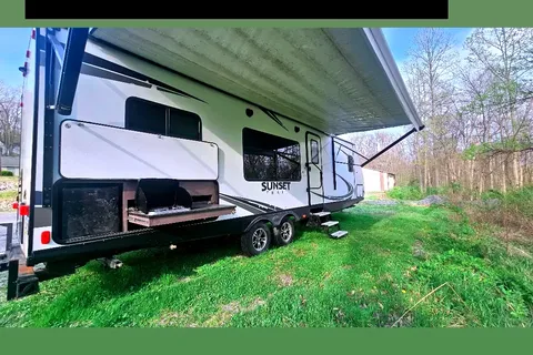 THE DELUXE Crossroads SUNSET TRAIL Travel Trailer