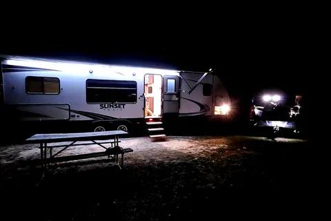 THE DELUXE Crossroads SUNSET TRAIL Travel Trailer