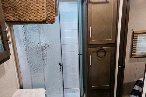 THE DELUXE Crossroads SUNSET TRAIL Travel Trailer