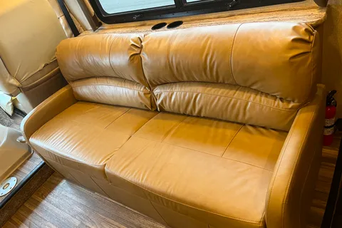 Richard’s Thor Motor Coach Ace Class A