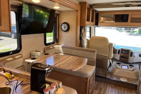 Richard’s Thor Motor Coach Ace Class A