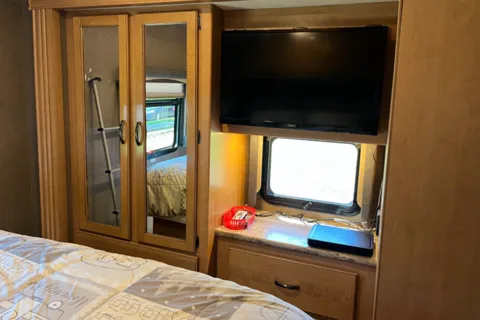 Richard’s Thor Motor Coach Ace Class A