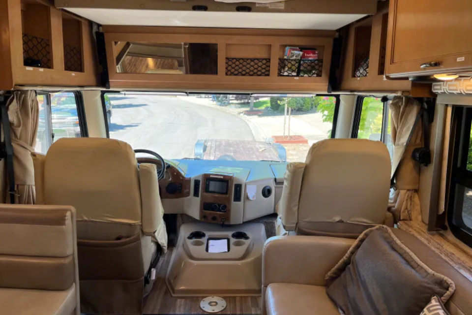 Richard’s Thor Motor Coach Ace Class A