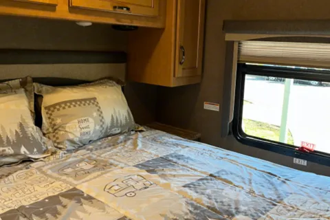 Richard’s Thor Motor Coach Ace Class A