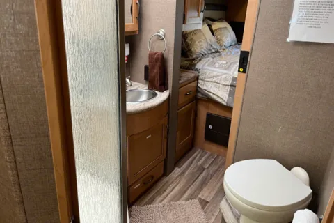 Richard’s Thor Motor Coach Ace Class A