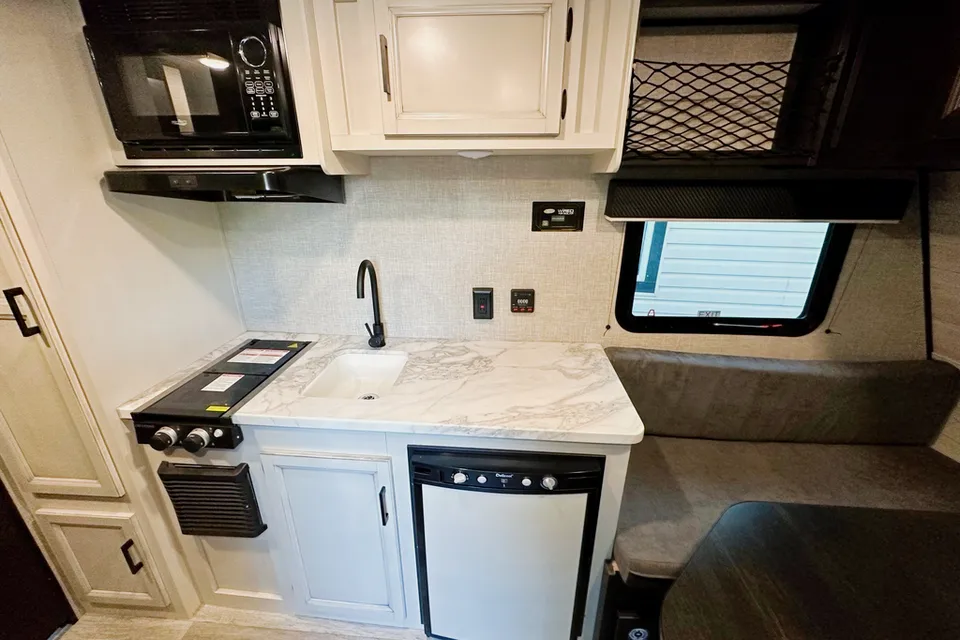 Donovan's Jayco Jay Flight SLX 7 154BH Travel Trailer - SUV Towable!