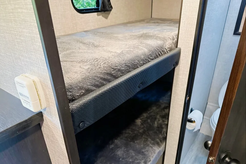 Donovan's Jayco Jay Flight SLX 7 154BH Travel Trailer - SUV Towable!