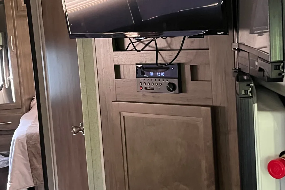 Chris's Coleman 2605 Travel Trailer