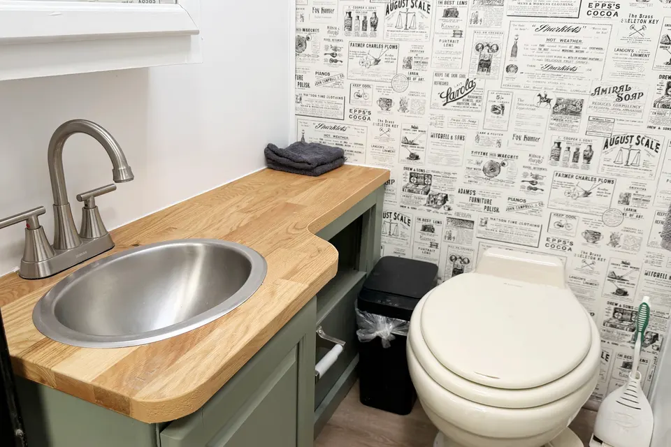 (#2) Las Vegas RV | Sleeps 6 | Festival Ready | Fully Stocked