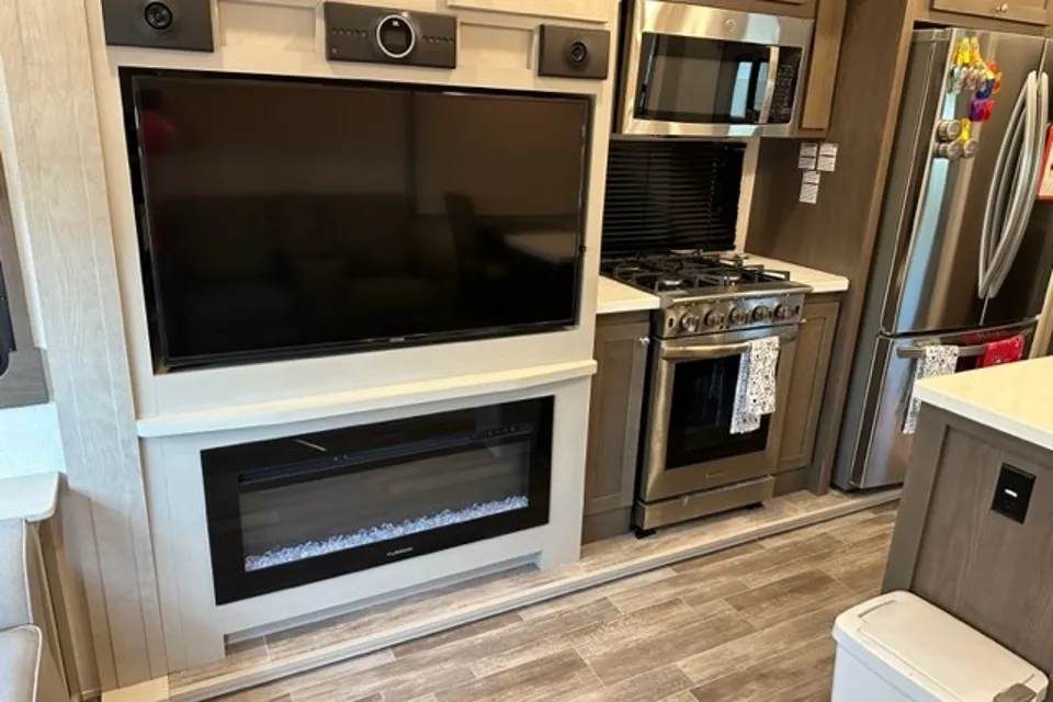 David's Palomino 382fb Fifth Wheel