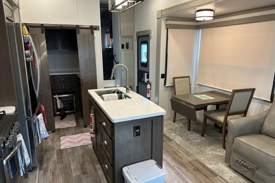 David's Palomino 382fb Fifth Wheel