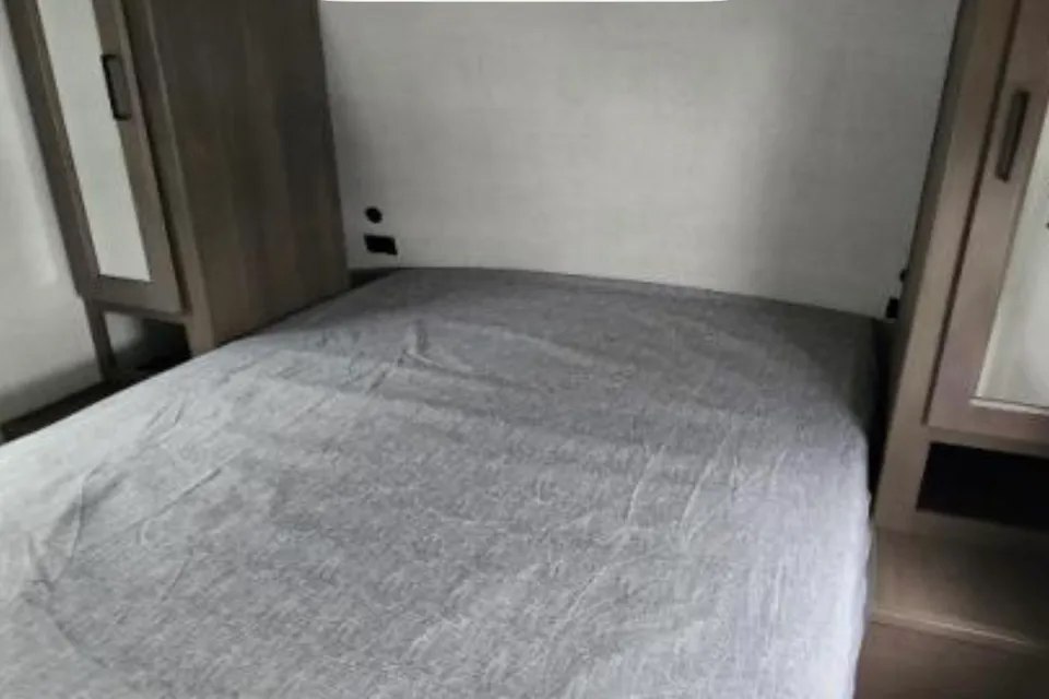 Grand Design Sleeps 6–Delivery Only