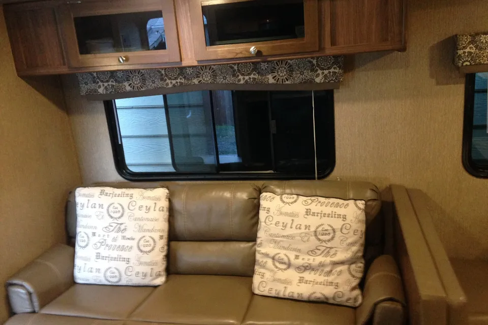 Steve's Coleman Lantern Travel Trailer