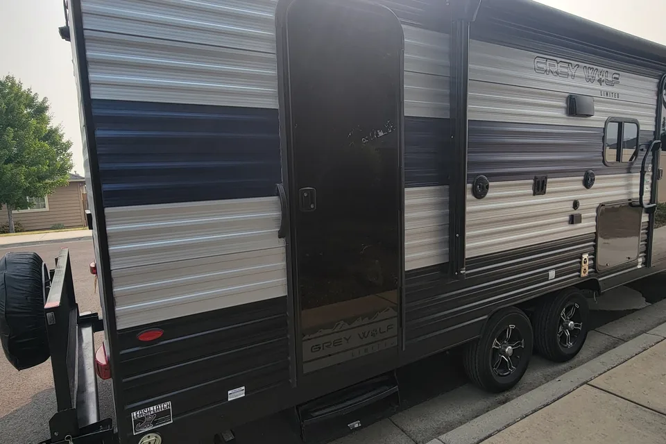 Ismael's 2022 Forest River RV Cherokee Grey Wolf 23DBH Cherokee Grey Wolf 23DBH Travel Trailer
