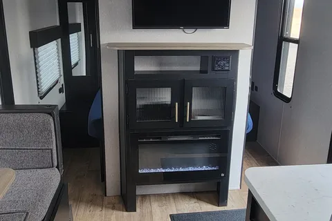 Ismael's 2022 Forest River RV Cherokee Grey Wolf 23DBH Cherokee Grey Wolf 23DBH Travel Trailer