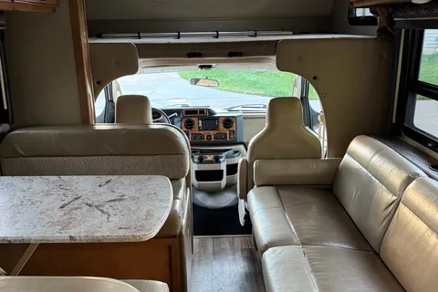 Fitz Thor Motor Coach WS31-1SL Class