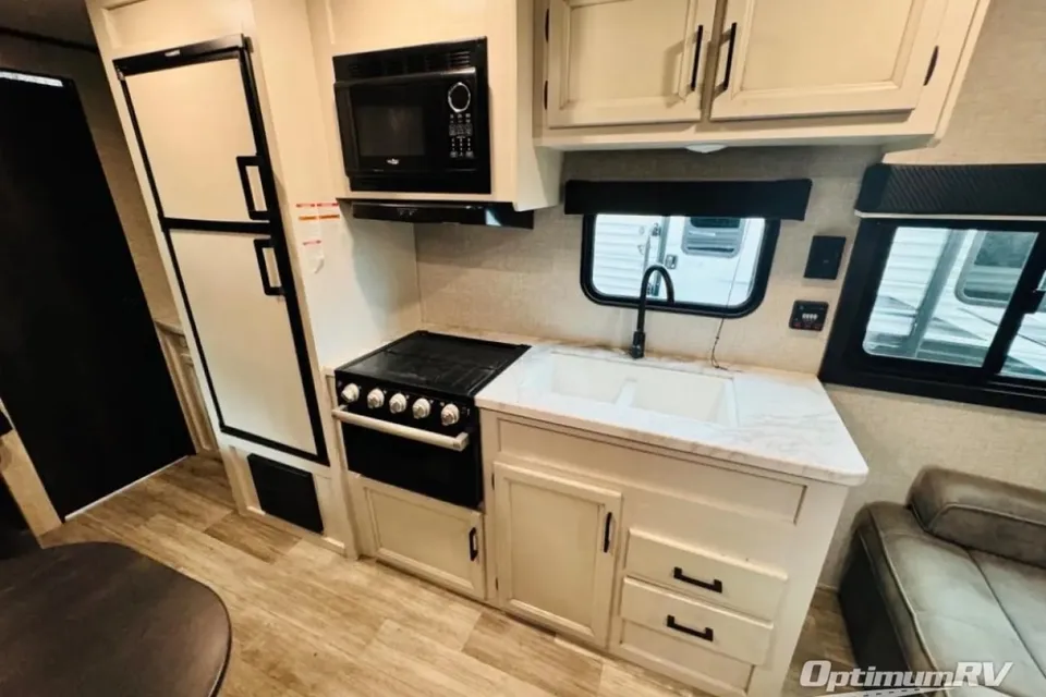 Uzy’s Jayco 264BHW Travel Trailer