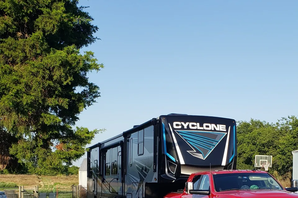 Charley's Heartland 4014C Fifth Wheel
