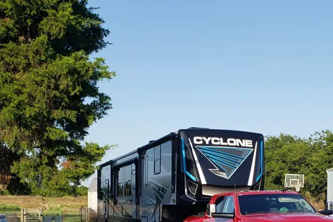 Charley's Heartland 4014C Fifth Wheel