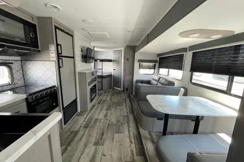 jimmy's Coleman 2835bh Travel Trailer