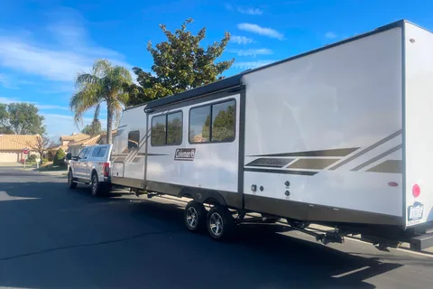 jimmy's Coleman 2835bh Travel Trailer