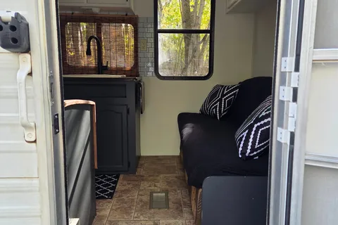 Jesse's Cozy Camper