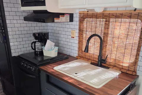 Jesse's Cozy Camper
