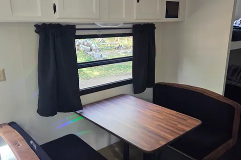 Jesse's Cozy Camper