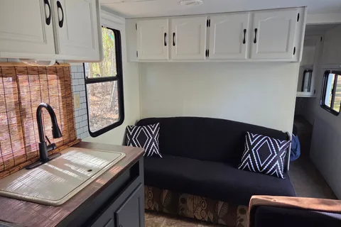 Jesse's Cozy Camper