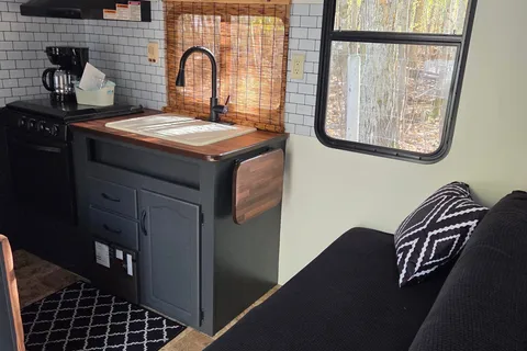 Jesse's Cozy Camper