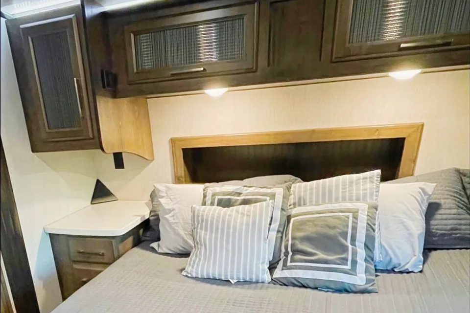 George's Cyclone Fifth Wheel Delivered only
