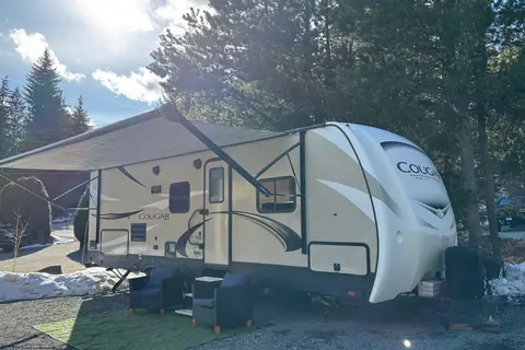 Alpine's RV Cottage
