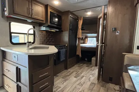 Alpine's RV Cottage