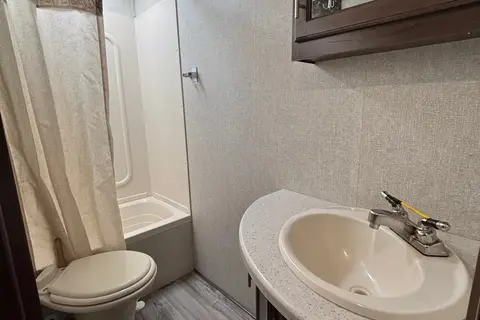Alpine's RV Cottage