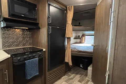 Alpine's RV Cottage