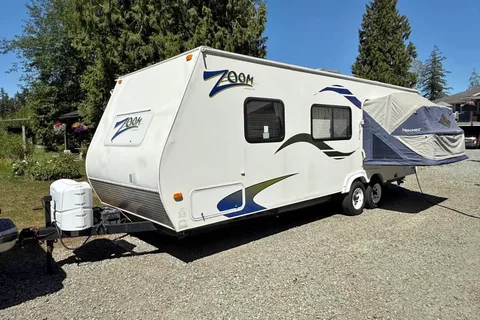 Zoom Aerolite Hybrid Travel Trailer
