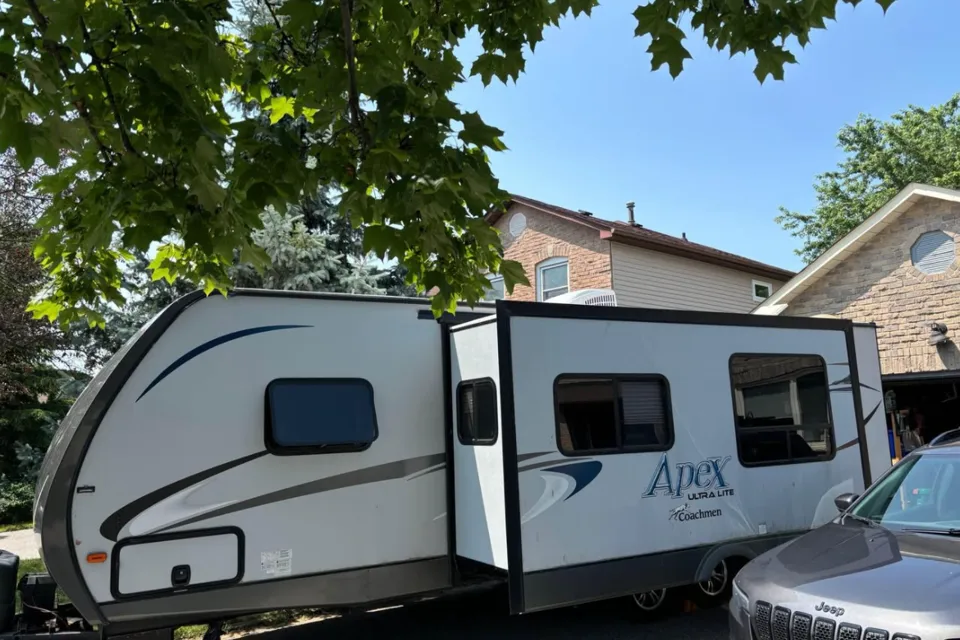 Coachmen Apex ultra lite Travel Trailer