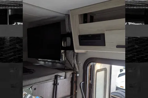 "Jackson" Forest River Sunseeker 2850LE Class C