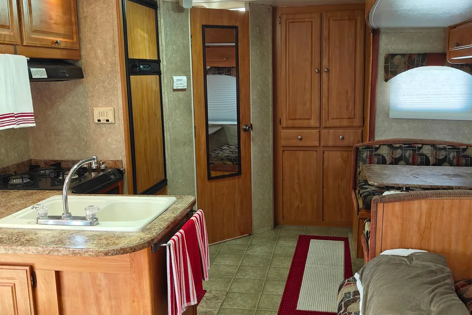 Comfortable and Fun Gulf Stream Stream Lite Travel Trailer