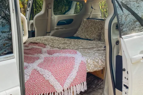 KK Camper minivan