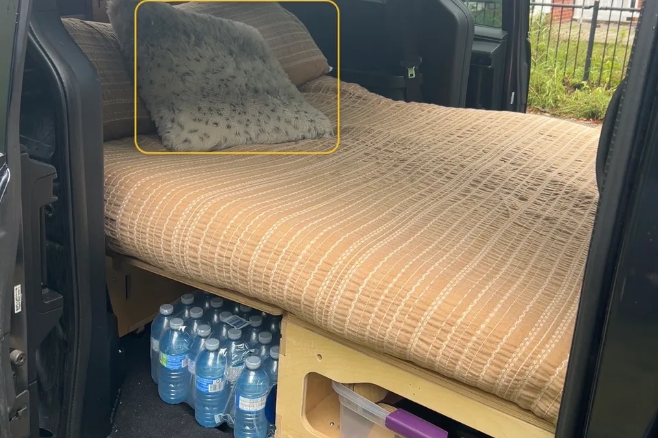 KK Camper minivan