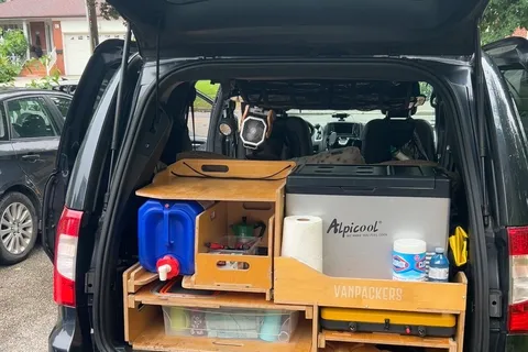 KK Camper minivan