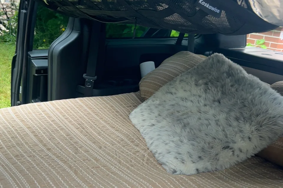 KK Camper minivan