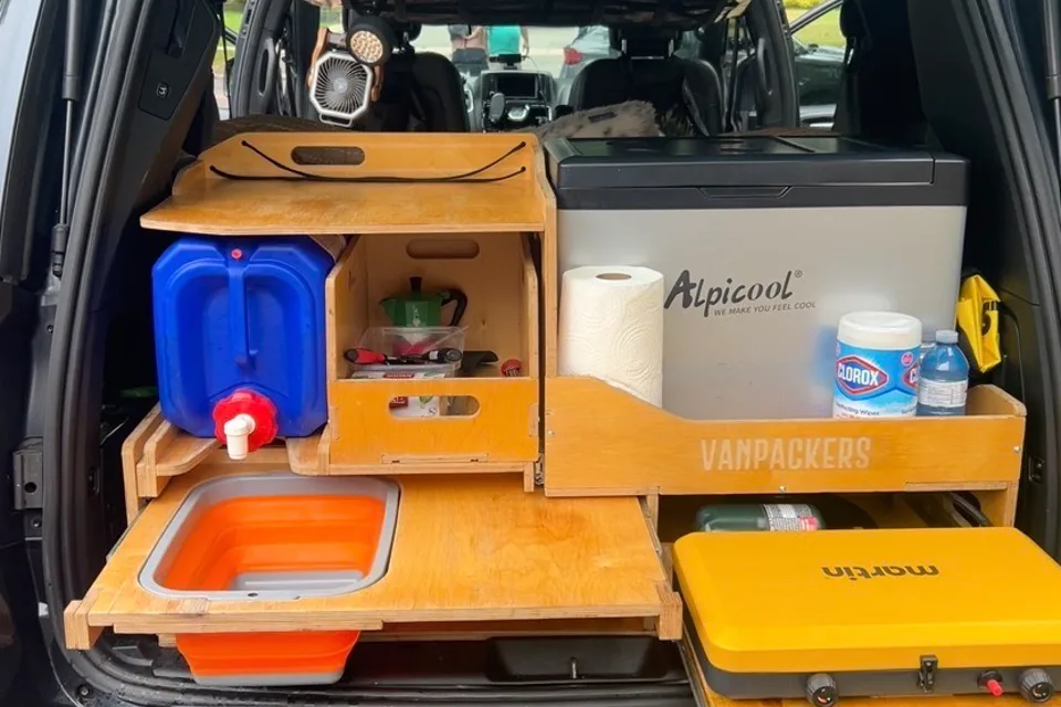 KK Camper minivan