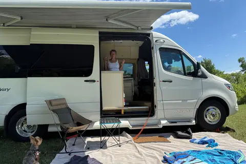 Roger's Pleasure-Way Plateau FL Class B