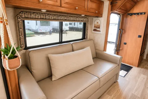 Meet "Nomad" - Winnebago Vista LX 2019