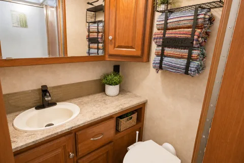 Meet "Nomad" - Winnebago Vista LX 2019