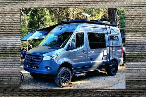 Storyteller Overland Stealth Mode 4x4